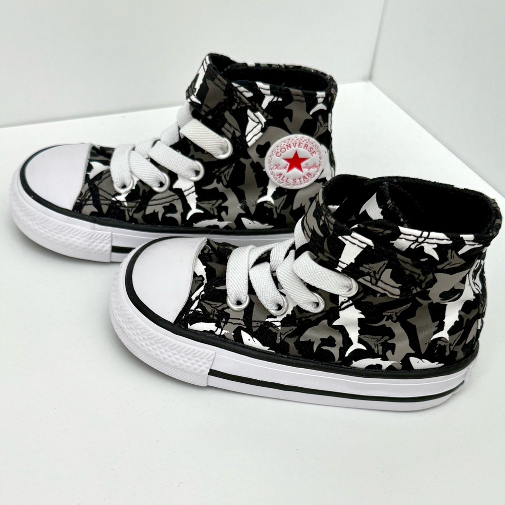 Converse Baby Shark Bite Easy-On Chuck Taylor All Star Size 4